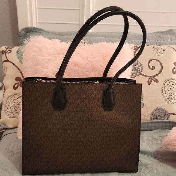 MICHAEL KORS Iconic logo Brown and Black Tote - Picture 2 of 9